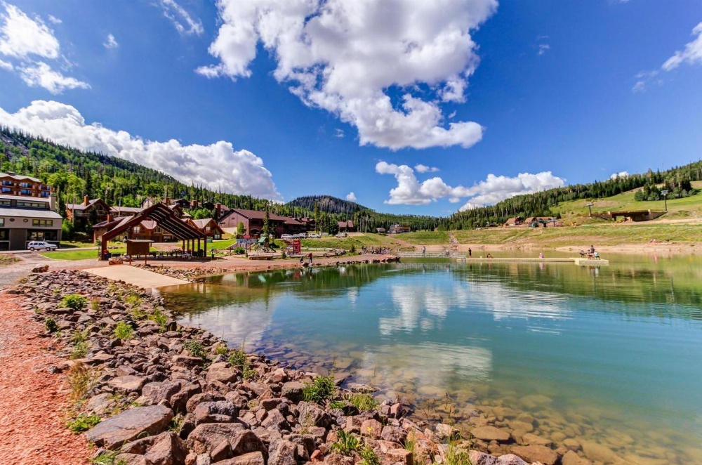 The Lofts #4A - Steps to the Slopes Main image