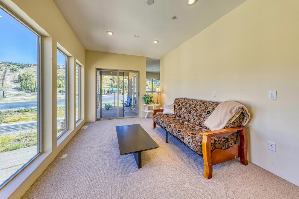 The Lofts #4A - Steps to the Slopes