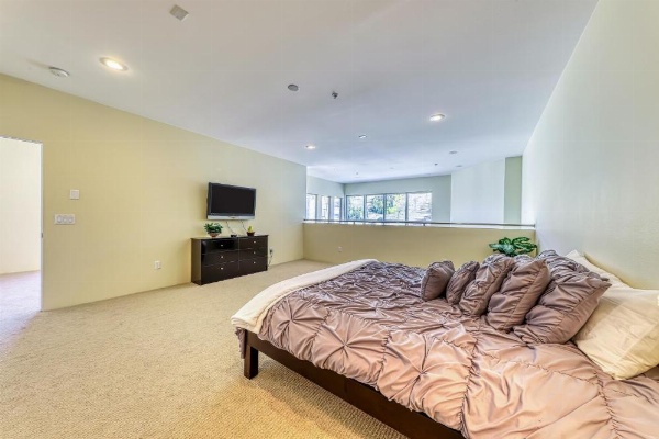 The Lofts #4A - Steps to the Slopes image 17