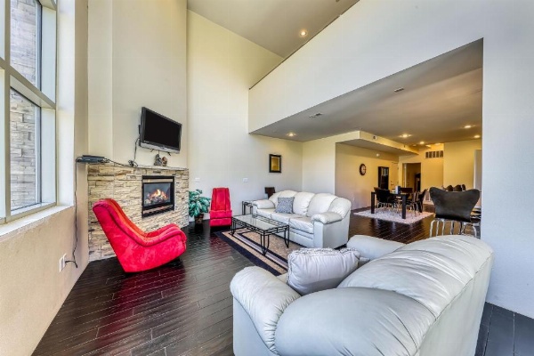 The Lofts #4A - Steps to the Slopes image 8